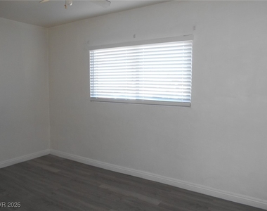 2137 E Saint Louis Avenue - Photo Thumbnail 6