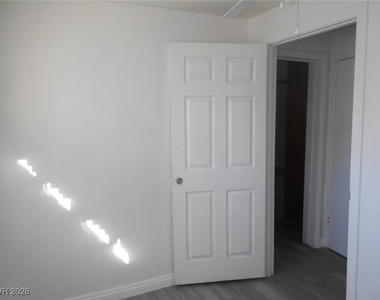 2137 E Saint Louis Avenue - Photo Thumbnail 10