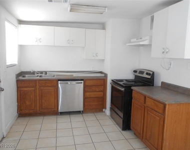 2137 E Saint Louis Avenue - Photo Thumbnail 3