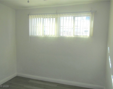 2137 E Saint Louis Avenue - Photo Thumbnail 9