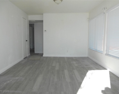2137 E Saint Louis Avenue - Photo Thumbnail 1