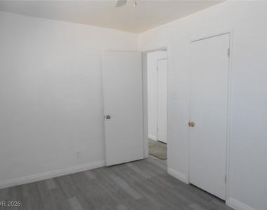 2137 E Saint Louis Avenue - Photo Thumbnail 8