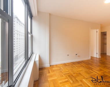 4th Avenue - Photo Thumbnail 6