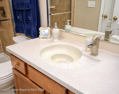 207 Ceylon Avenue - Photo Thumbnail 18