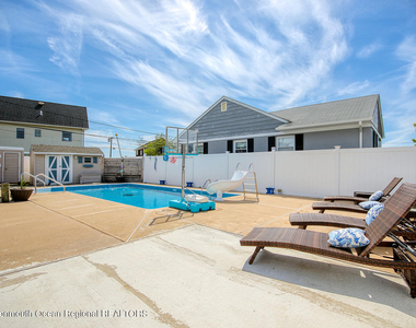 207 Ceylon Avenue - Photo Thumbnail 43