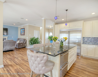 207 Ceylon Avenue - Photo Thumbnail 9