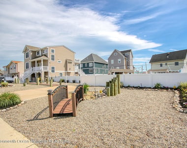 207 Ceylon Avenue - Photo Thumbnail 39