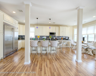 207 Ceylon Avenue - Photo Thumbnail 5