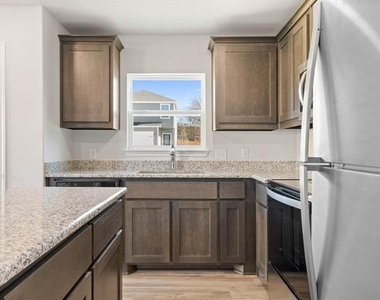 6319 Crosswood Lane - Photo Thumbnail 5