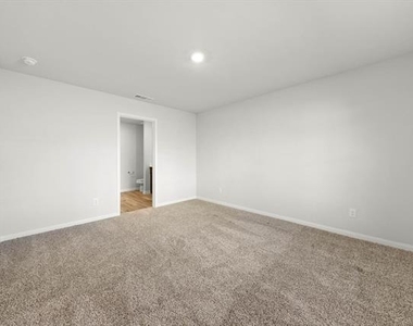 6319 Crosswood Lane - Photo Thumbnail 13