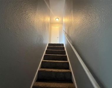 119 Peachtree Court - Photo Thumbnail 6