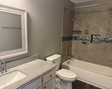 119 Peachtree Court - Photo Thumbnail 9