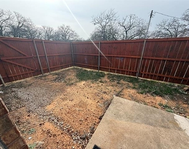 119 Peachtree Court - Photo Thumbnail 10
