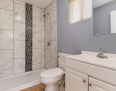 4621 Owenwood Avenue - Photo Thumbnail 4