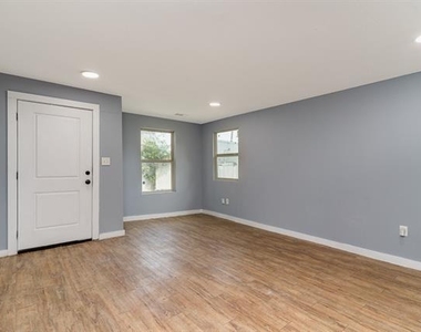 4621 Owenwood Avenue - Photo Thumbnail 1