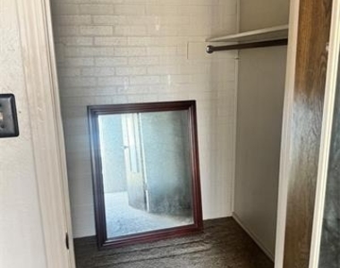 1724 W Sanford Street - Photo Thumbnail 16