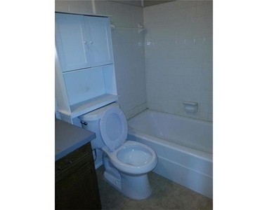 1724 W Sanford Street - Photo Thumbnail 10