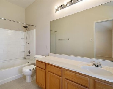 9104 Norfolk Lane - Photo Thumbnail 20