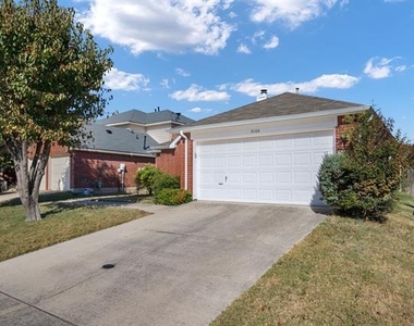 9104 Norfolk Lane - Photo Thumbnail 3