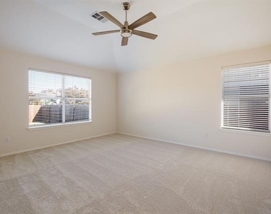 9104 Norfolk Lane - Photo Thumbnail 17