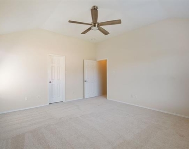 9104 Norfolk Lane - Photo Thumbnail 19