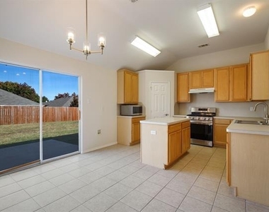 9104 Norfolk Lane - Photo Thumbnail 10