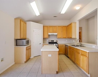 9104 Norfolk Lane - Photo Thumbnail 12