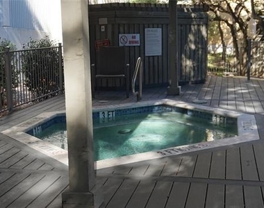 3883 Turtle Creek Boulevard - Photo Thumbnail 23