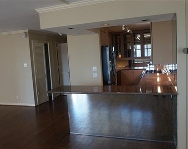 3883 Turtle Creek Boulevard - Photo Thumbnail 4