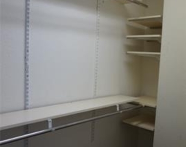 3883 Turtle Creek Boulevard - Photo Thumbnail 8