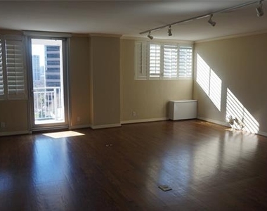3883 Turtle Creek Boulevard - Photo Thumbnail 1