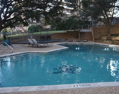 3883 Turtle Creek Boulevard - Photo Thumbnail 21
