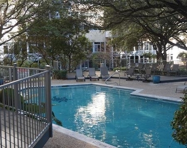 3883 Turtle Creek Boulevard - Photo Thumbnail 22
