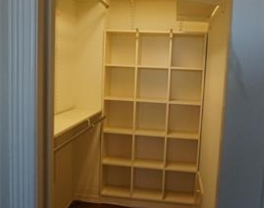 3883 Turtle Creek Boulevard - Photo Thumbnail 6