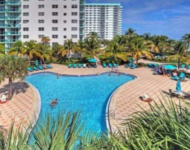 3801 S Ocean Drive - Photo Thumbnail 7