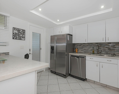 1333 E Hallandale Beach Boulevard - Photo Thumbnail 10