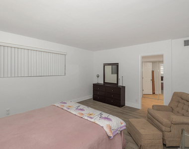 1333 E Hallandale Beach Boulevard - Photo Thumbnail 16