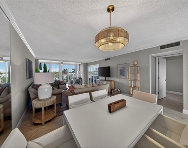 3180 Ne 48th Court - Photo Thumbnail 3