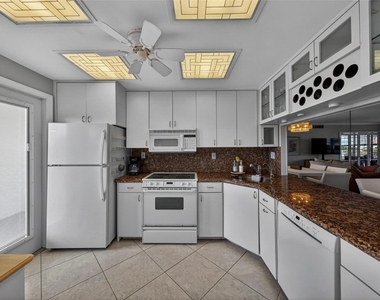 3180 Ne 48th Court - Photo Thumbnail 31
