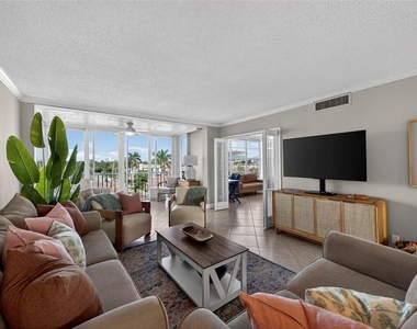 3180 Ne 48th Court - Photo Thumbnail 8
