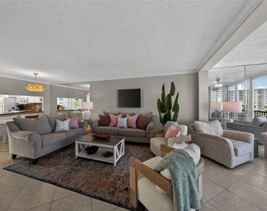 3180 Ne 48th Court - Photo Thumbnail 9