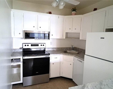 2455 Ne 51st Street - Photo Thumbnail 1