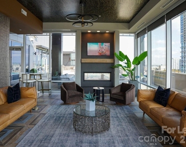 500 W Trade Street - Photo Thumbnail 6