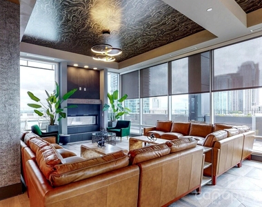500 W Trade Street - Photo Thumbnail 4