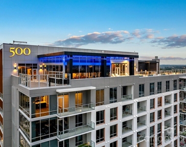 500 W Trade Street - Photo Thumbnail 1