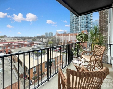 500 W Trade Street - Photo Thumbnail 31
