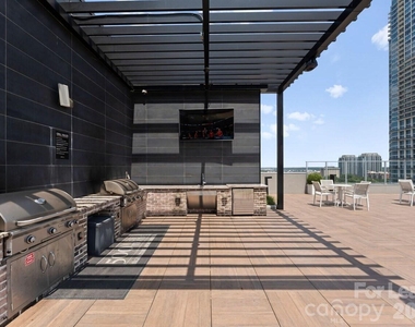 500 W Trade Street - Photo Thumbnail 7