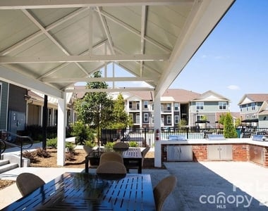 102 Kennedy Ridge Way - Photo Thumbnail 17