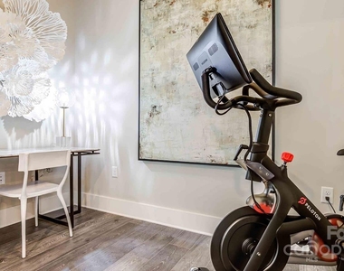 2426 Vail Avenue - Photo Thumbnail 7