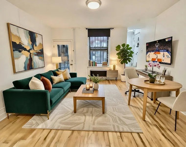 405 West 45th Street - Photo Thumbnail 1
